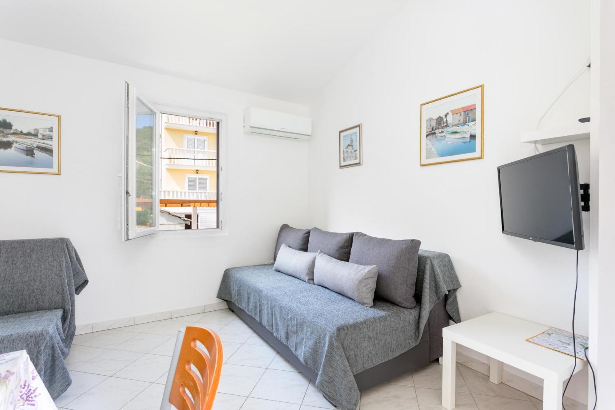 Apartments By The Sea Slatine, Ciovo - 6000 Chambre photo