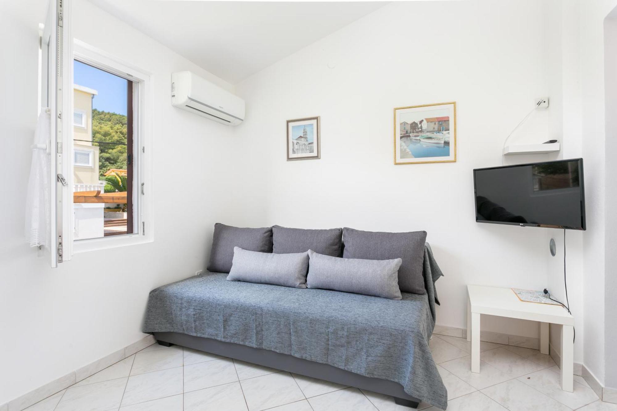 Apartments By The Sea Slatine, Ciovo - 6000 Extérieur photo