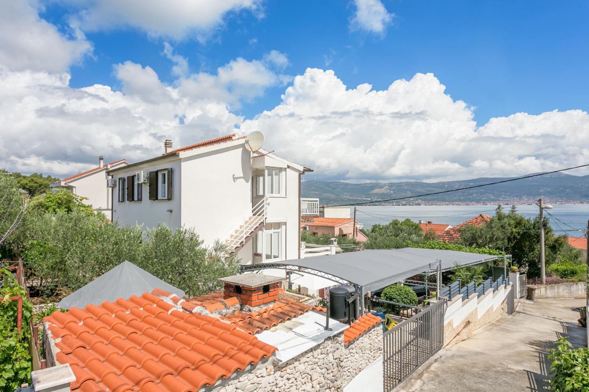 Apartments By The Sea Slatine, Ciovo - 6000 Extérieur photo