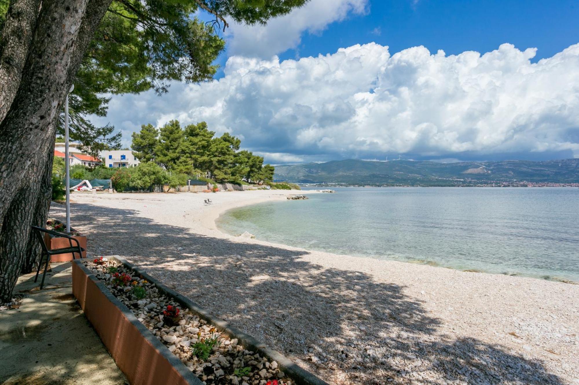 Apartments By The Sea Slatine, Ciovo - 6000 Extérieur photo